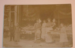 Refboite 182 ( Vente Directe )    Lucon  Devanture Commerce Fuits Et Légumes épicerie 1906 (2tracesépingles Dans L'état) - Lucon