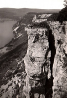 6653 NANTUA La Célèbre Colonne Naturelle Et Le Lac    (scan Recto-verso) 01 Ain - Nantua