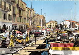 83-SAINT-TROPEZ- UN COIN DU PORT VERS LE MUSEE DE L'ANNONCIADE - Saint-Tropez