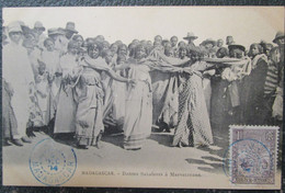 Madagascar  Danses Sakalaves Maevatanana  Cpa Timbrée - Madagascar