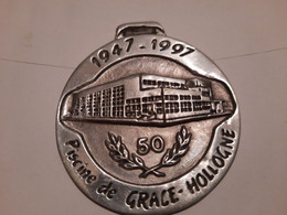 Une Médaille En étain De La Ville De Grace -Hollogne - Gemeentepenningen