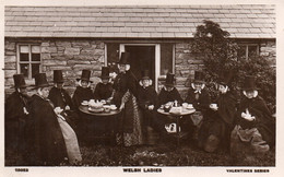 WELSH LADIES NICE OLD R/P POSTCARD POSTED IN AMLWCH ANGLESEY - Anglesey