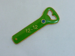 Pin's DECAPSULEUR 12-12 - Other