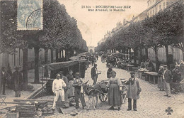 Rochefort Sur Mer       17       Rue De L'Arsenal .   Le Marché. Attelage âne.    CCCC 28 Bis  (voir Scan) - Rochefort