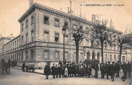 Rochefort Sur Mer       17         Groupe D'enfants Devant Le Lycée       (voir Scan) - Rochefort