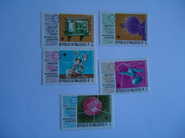 MALDIVES MNH STAMPS SPACE  UPU - Maldives (1965-...)