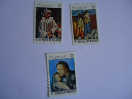 MALDIVES MNH STAMPS PAINTING PICASSO - Maldives (1965-...)