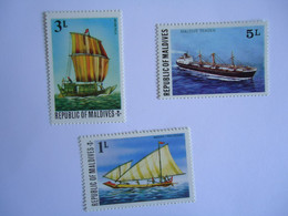 MALDIVES MNH STAMPS  BOAS SHIPS - Maldives (1965-...)