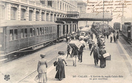 62-CALAIS- L'ARRIVEE DU RAPIDE CALAIS-BÂLE EN GARE MARITIME - Calais