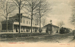Tournon * La Gare * Train Locomotive * Ligne Chemin De Fer De L'ardèche - Tournon