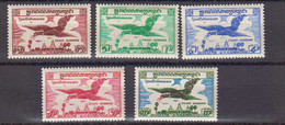 Cambodge Poste Aerienne 1957 Yvert 10 / 14 * Neufs Avec Charniere - Cambogia