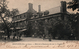 Honfleur (Calvados, Côte De Grâce) Hôtel De La Renaissance (en Face La Chapelle) Terrasse - Hotels & Restaurants