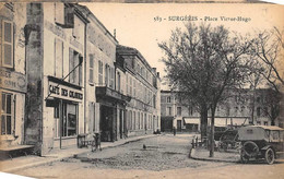 Surgères          17           Place Victor-Hugo . Café Des Colonnes         (voir Scan) - Surgères