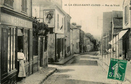 La Celle St Cloud * La Rue De Vindé * Bonneterie Mercerie Chaussures * Publicité LU - La Celle Saint Cloud