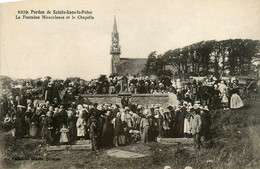 Plonévez Porzay * La Fontaine Miraculeuse Et La Chapelle * Coiffe Costume - Plonévez-Porzay