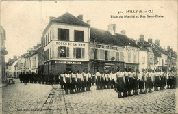 Milly * La Place Du Marché Et Rue St Blaise * Dock De La Brie * Imprimerie * Coiffeur * Militaria - Milly La Foret