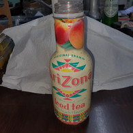 BULGARIA-ARIZONA-iced Tea With Peach Flavour-(450ml)-( Plastic-bottle)-used - Opercules De Lait