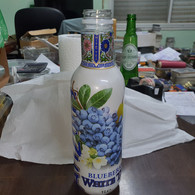 GERMANY-BLUEBERRY-white Tea-(1liter)-( Plastic-bottle)-used - Koffiemelk-bekertjes