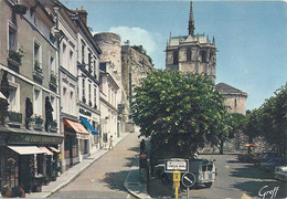 CPSM Amboise Place Du Château Et Chapelle St-Hubert - Beaumont-la-Ronce