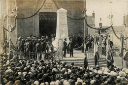 Legé * Carte Photo * Fête Inauguration ? * église Notre Dame De Pitié Et Monument Aux Morts - Legé