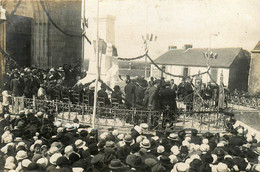 Legé * Carte Photo * Fête Inauguration ? * Café * église Notre Dame De Pitié Et Monument Aux Morts - Legé