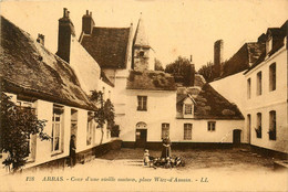 Arras * Place Wiez D'amain * Cour D'une Maison - Arras