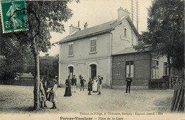 Perray Vaucluse * La Place De La Gare * Ligne Chemin De Fer Des Yvelines - Autres & Non Classés