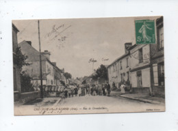 CPA Décollée   -  Crèvecœur Le Grand  -( Oise) -  Rue De Grandvilliers - Crevecoeur Le Grand