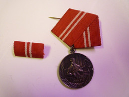2021 - 985  Médaille  ALLEMANDE  " FÜR TREUE DIENSTE "   XXX - Germany