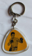 Rare Porte Clés Marcel Pinault Boxeur Champion De Boxe Du Stade Lavallois Sport Et Camping Laval Val De Mayenne - Habillement, Souvenirs & Autres