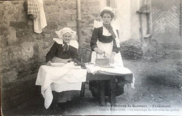 363 Environs De Quimper Fouesnant Chez La Repasseuse. Le Tuyautage Du Col Avec Pailles - Fouesnant