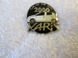 PIN'S    TOYOTA   YARIS    CAR OF THE YEAR  2000 - Toyota