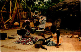 GUINÉ  PORTUGUESA - BISSAU - Fulas Batendo Pano - Guinea-Bissau