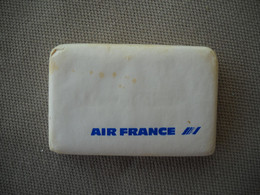 6809 Savon  Ancienne Savonnette Compagnie AIR FRANCE  Avion Aviation ( Recto-verso) - Prodotti Di Bellezza