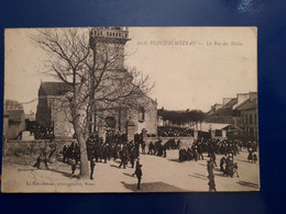 PLOUDALMEZEAU LA RUE DES HALLES église - Ploudalmézeau