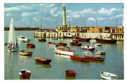 Ref 1478 - Postcard - Harbour Boats & Lighthouse - Margate Kent - Lighthouses