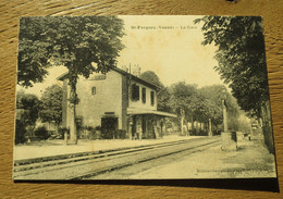 SAINT FARGEAU (89) Vue Intérieure De La Gare Du Chemin De Fer - Saint Fargeau