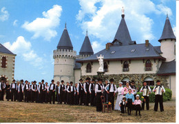 85 Vendée Talmont Saint Hilaire Pastourelle Talmondaise Groupe Folklorique Folklore Batiment Statue Homme Femme - Talmont Saint Hilaire