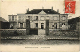 CPA La Chapelle L'Hotel-de-Ville FRANCE (1101318) - La Chapelle La Reine