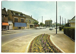 LES CLAYES SOUS BOIS - Place De La Gare - Les Clayes Sous Bois