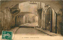 83 - Hyères - La Rue Des Porches - CPA - Voir Scans Recto-Verso - Hyeres
