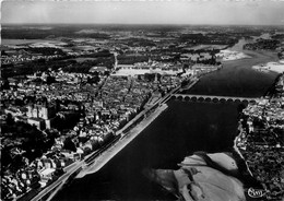 Saumur * Vue Aérienne Sur La Loire Et La Ville - Saumur