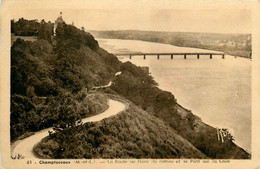 Champtoceaux * La Route Au Flanc Du Coteau Et Le Pont Sur La Loire - Champtoceaux