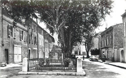 / CPSM FRANCE 13 "Auriol, Monument Aux Morts Et Cours De Verdun" - Auriol