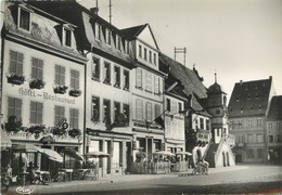 Delcampe - / CPSM FRANCE 67 "Molsheim, Place De La Mairie" - Molsheim
