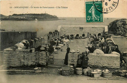 Douarnenez * Le Lavoir De Pors Laouen * L'ile Tristan * Laveuses - Douarnenez