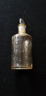 PARFUM Flacon Publicitaire En Verre Blanc Relief C BONNIN E PASCAL GRAND HOTEL PARIS 75 L GIRAULT Succésseur - Accessoires