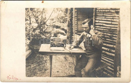 * T2/T3 1917 Osztrák-magyar Katona Tábori Telefonnal és Távíróval / WWI Austro-Hungarian K.u.K. Military, Soldier With F - Unclassified