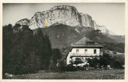 / CPSM FRANCE 74 "Dingy Saint Clair, Hôtel Du Parmelan Et Le Pethuis" - Dingy-Saint-Clair