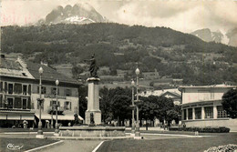 Salanches * La Place Le Coteau De St Roch Et Les Quatres Têtes - Sallanches